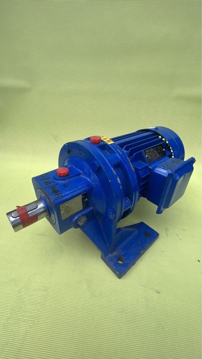 Мотор - редуктор.
