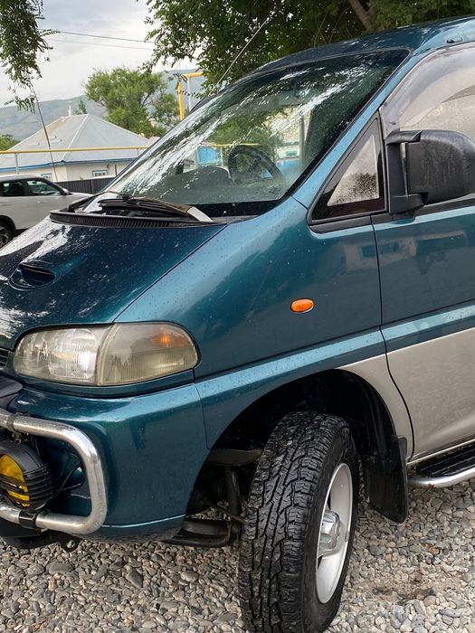 Продам Мицубиси Делика булка