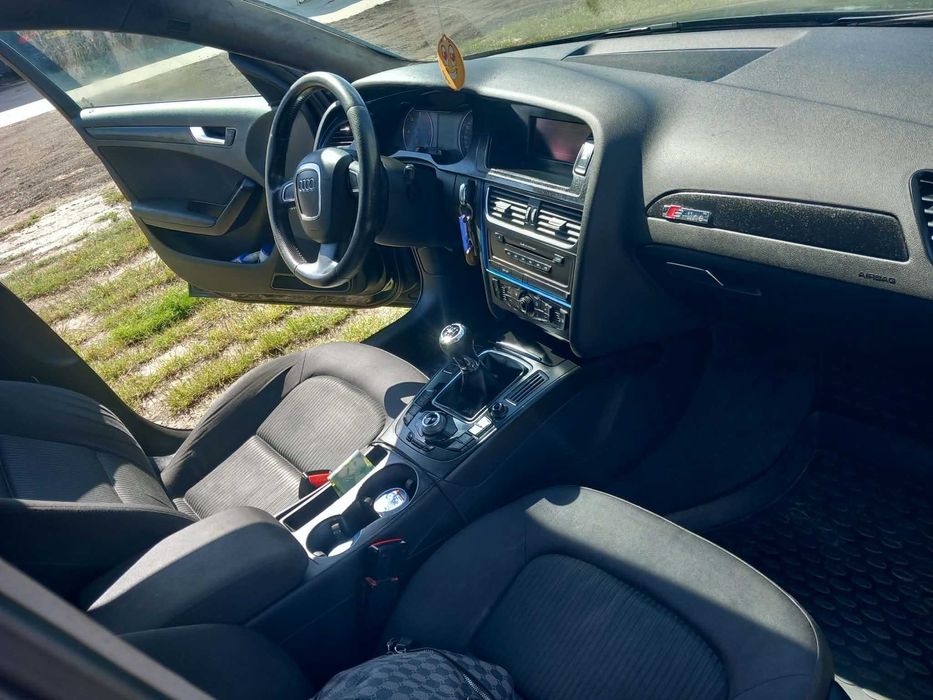 Autoturism Audi a4b8