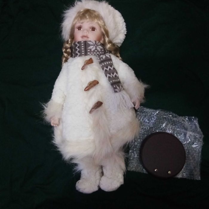 Papusa  din ceramica,de colectie