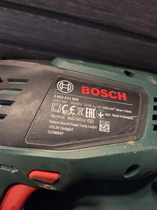 Mașină de găurit cu percuție Bosch UniversalImpact 700, 701W, cu Cutie