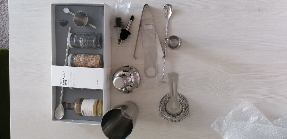 Set cocktail pentru barmani