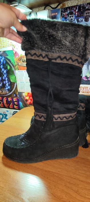 Ботинки женские          .