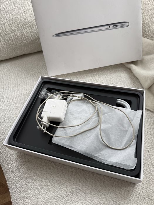 MacBook Air 13″, модель A1466, 2015 года.