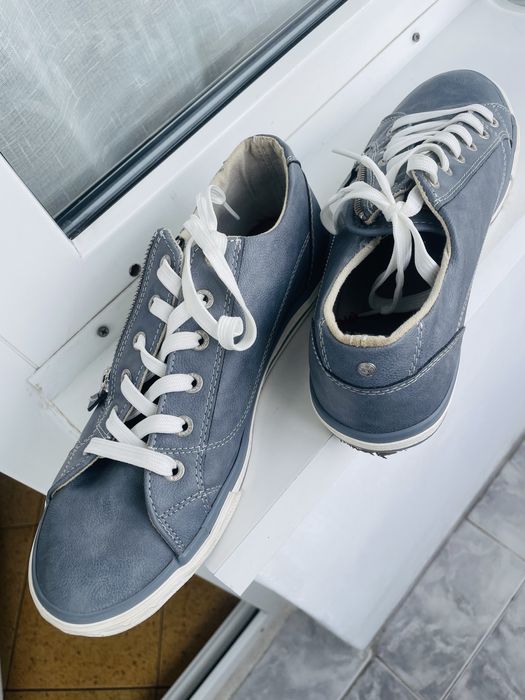 Продавам мъжки обувки “Mustang”