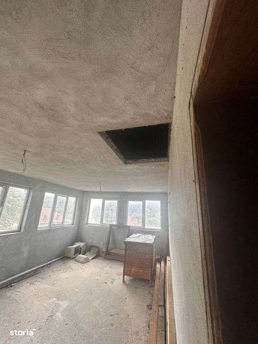 Casa/Spatiu Comercial - Genuneni