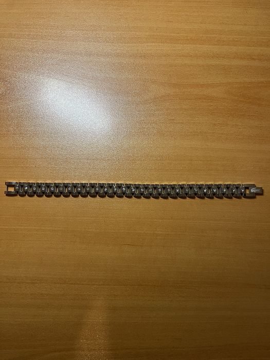 Гривна на Лакоста