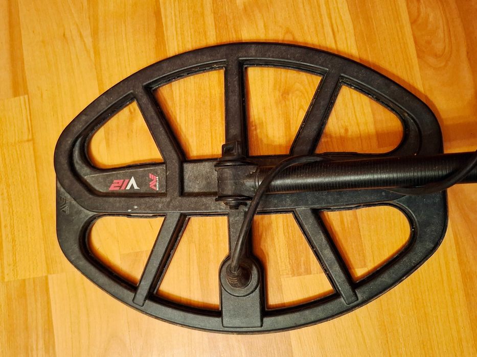 Detector de metale Minelab Vanquish 540, multifrecventa, MULTI-IQ