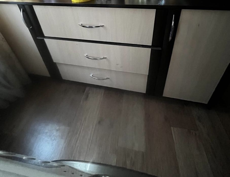 Комод, удобный для зала и спальни
