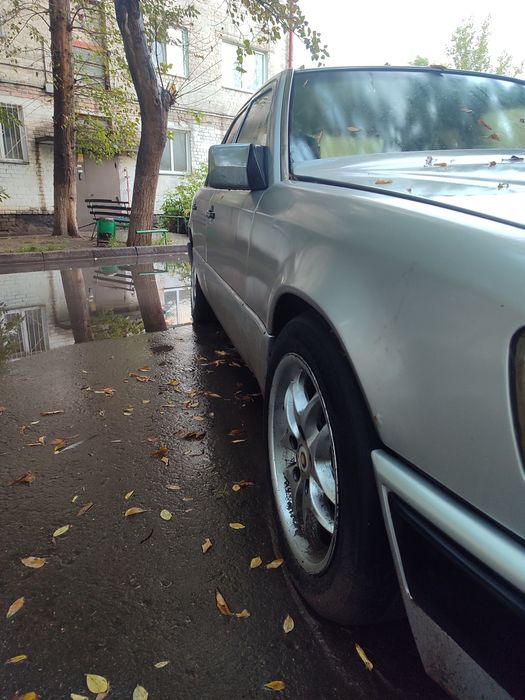 Продам Мерседес Е200