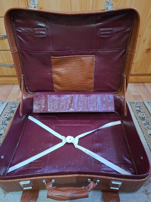 Чемодан Советский. Цвет рыжий.