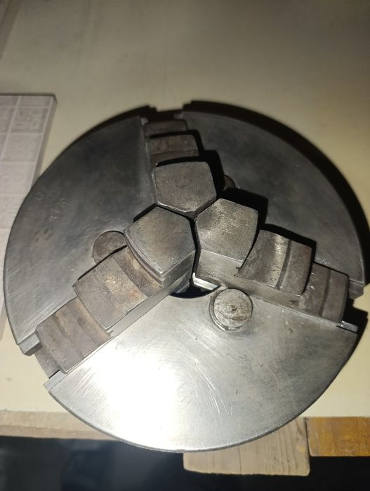 Сотилади токарный станок учун патрон,D-200