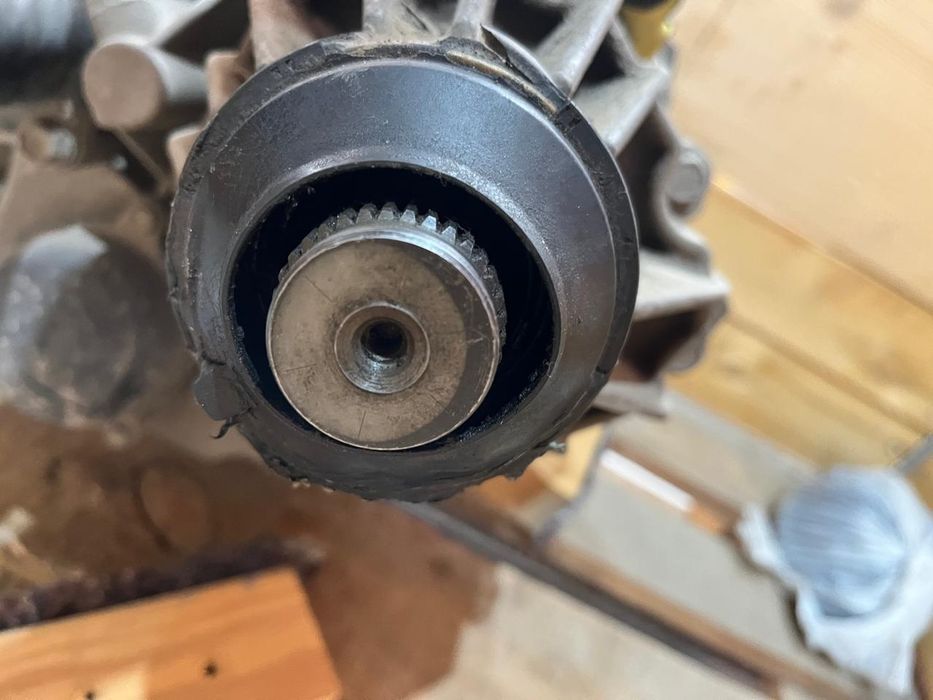 Продам раздатку и рулевую рейку