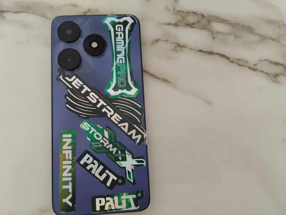 Tehno Spark 10 без гаранти