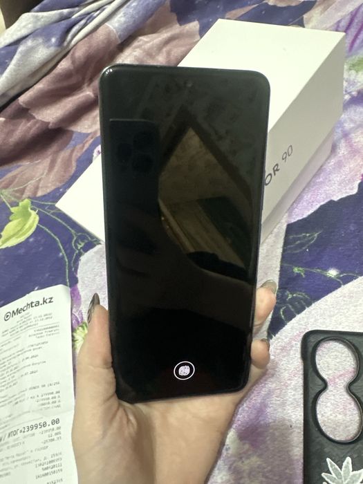 Продам Honor 90 на 256гб