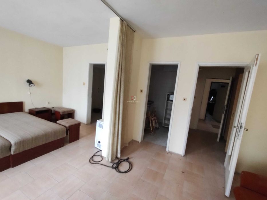 Продава се Хотел в к.к. Златни пясъци - 2000 кв.м за 600 €/кв.м - Снимка #7