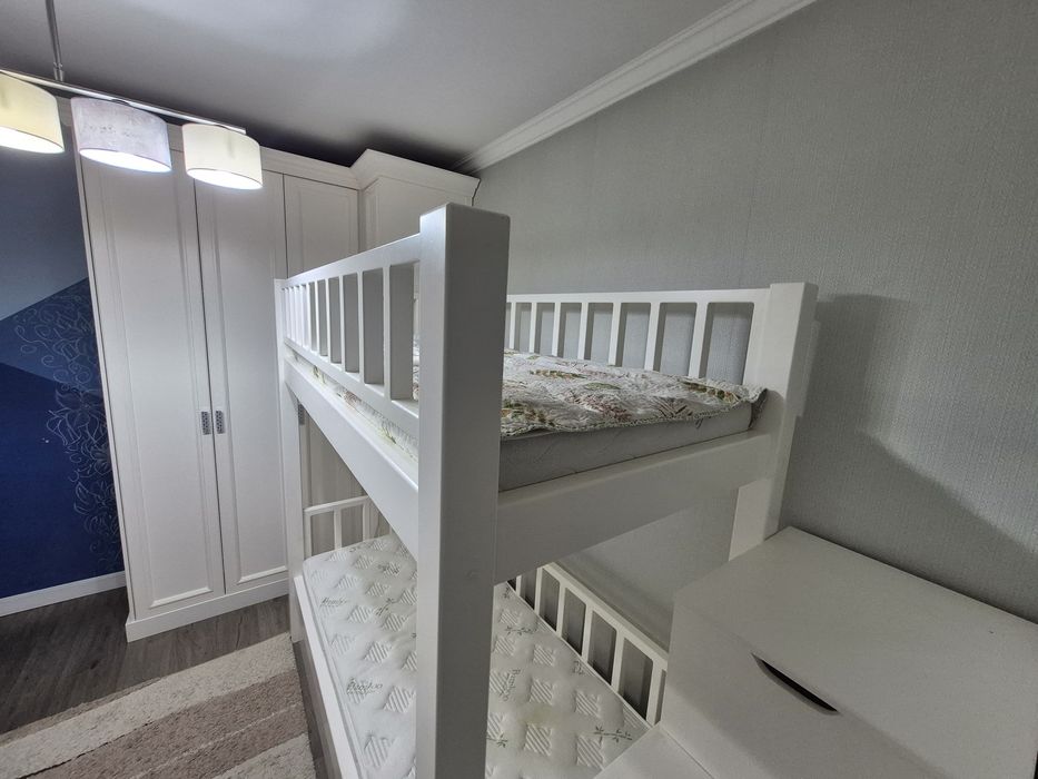 Двухъярусная кровать