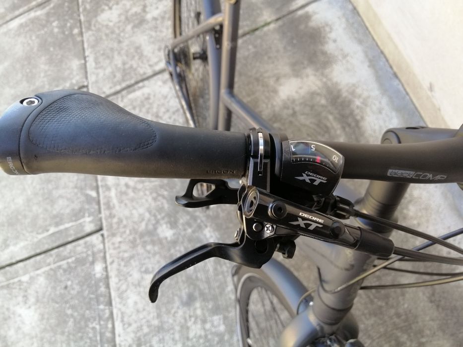 Trekking univega 28 full XT hidraulica