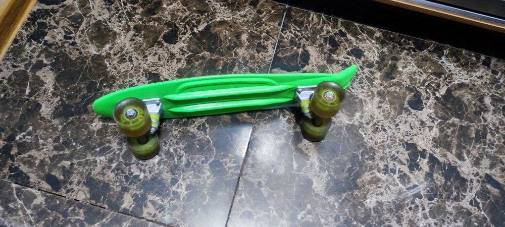 Срочно продаю Ролик и скейт