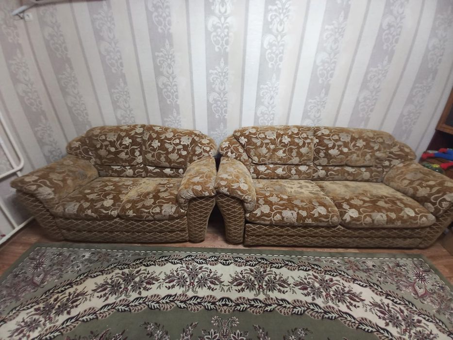 Диваны с дивантеками