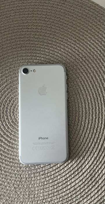Продавам IPhone 7 128gb