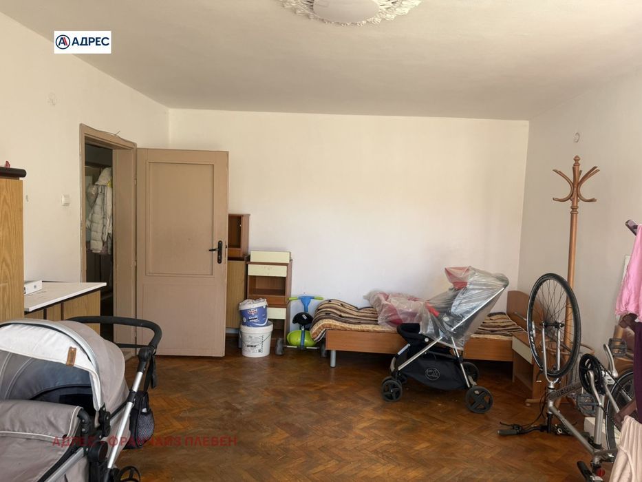 Продава се Тристаен апартамент в Плевен, Идеален център - 96 кв.м за 957 €/кв.м - Снимка #2