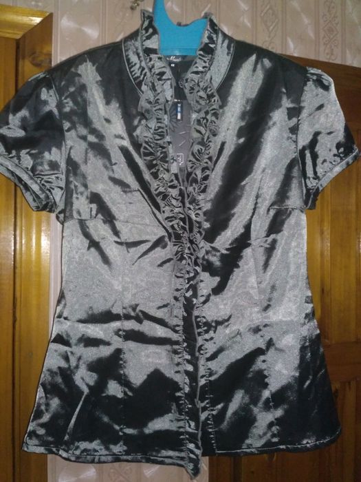 Блузка новая шелковая