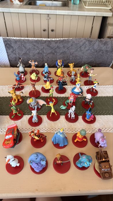 Disney фигурки + книжка
