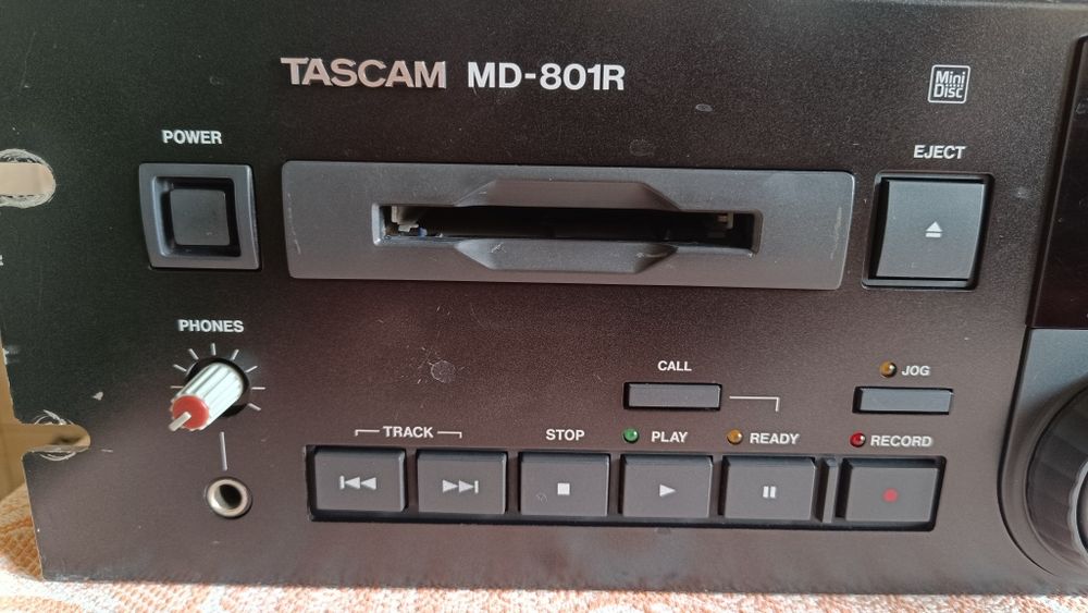 Проигрыватель Tascam MD-801R