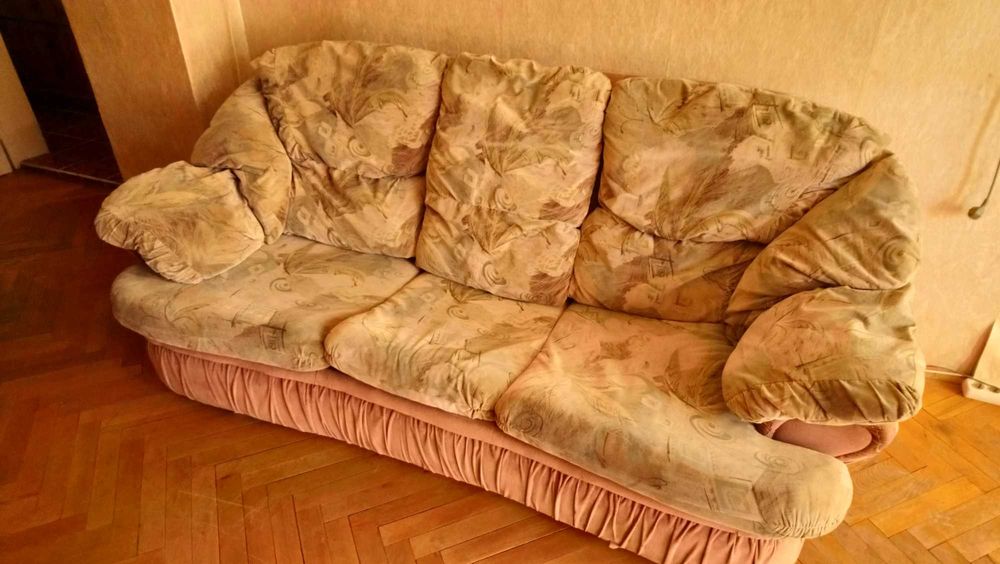 Разтегателен диван