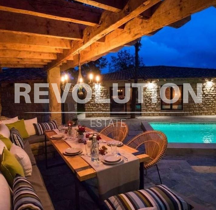 Дава се под наем Къща в к.к. Св.Св. Константин и Елена - 120 кв.м за 1695.24 € - Снимка #6