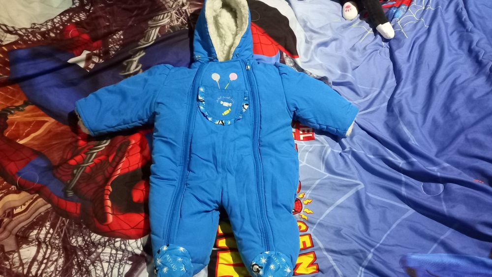 Продам срочно комбинезон для мальчика