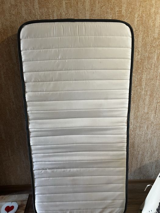 Отдам матрас 80х160