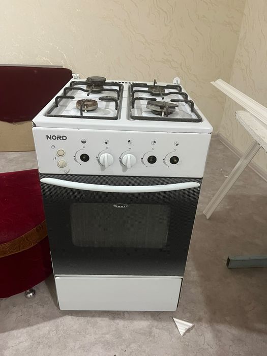 Продам газ плиту