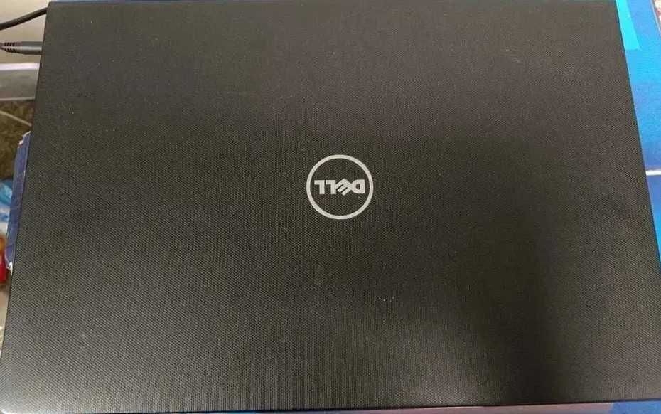 Dell Inspiron 15 (5570) – i7-8550U / 16GB RAM DDR4 / 256GB SSD
