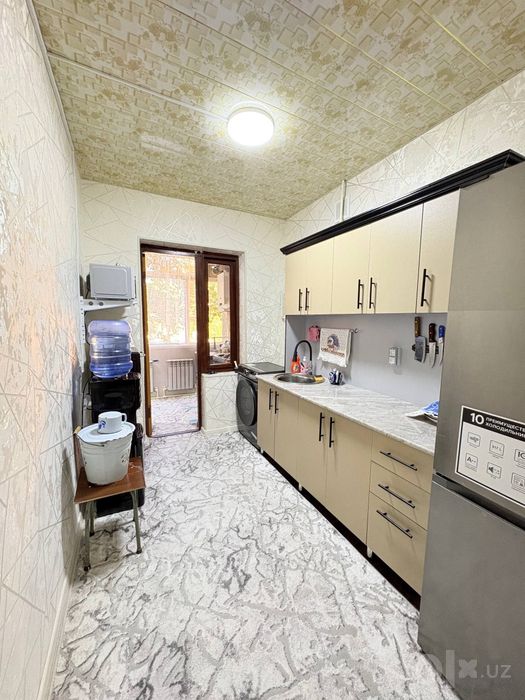 Sharqdan 2 xonali kvartira sotiladi 49900$