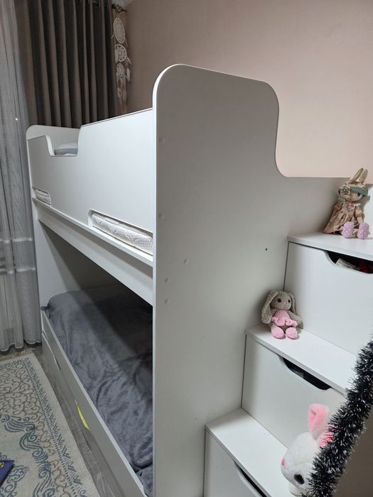 Кровать двухъярусная