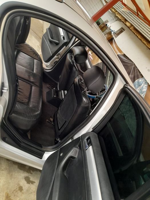 Vand bmw e46 motor 2.2 benzina stare buna