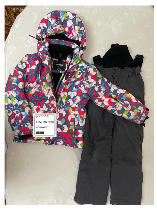 Продам куртки для девочек демисезонные