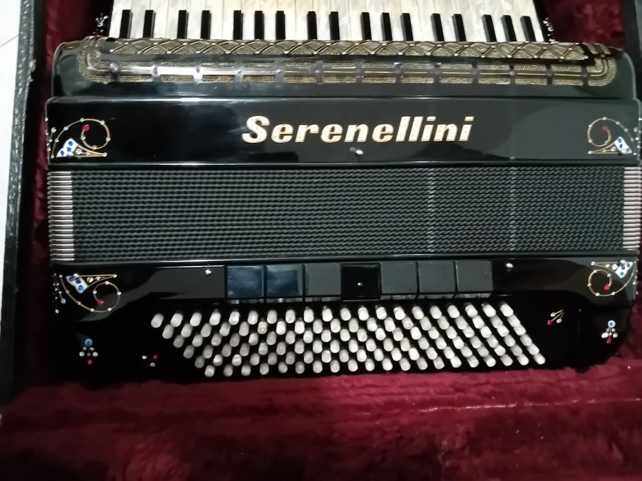 Vind acordeon Sereneli in stare foarte bună