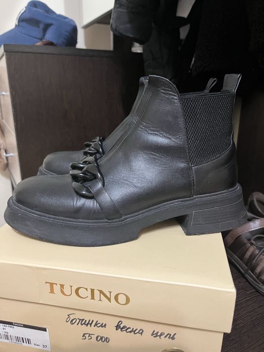 Продам ботинки женские