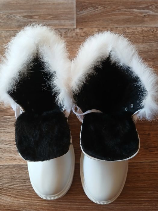 Продаю новые ботинки