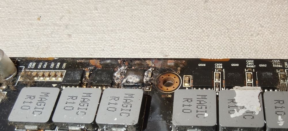 Placa video DEFECTA Gigabyte RX VEGA 64 GAMING 8GD