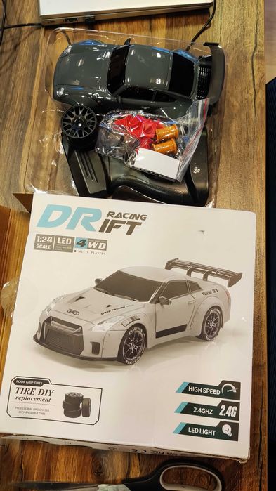 Porsche спортна кола 2,4 GHz High-Speed 4WD RC Drift Car 8х гуми