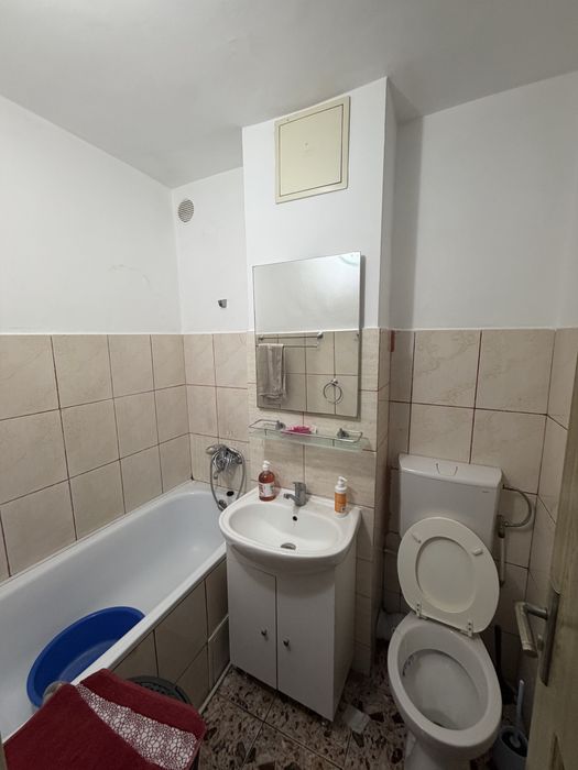 Vand apartament 3 camere micro 40