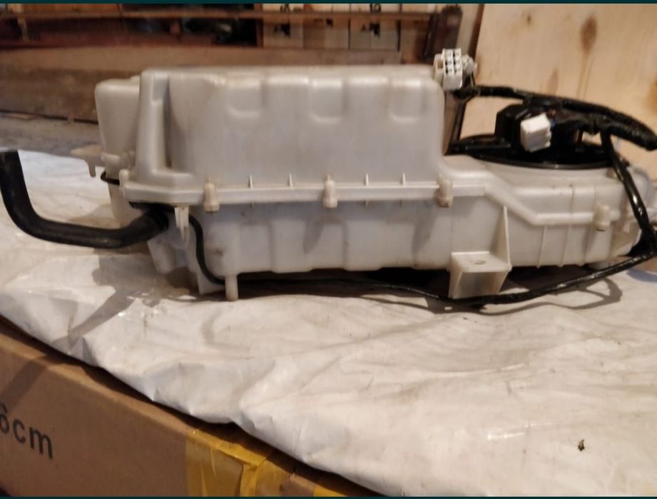 Продаю зап.части Mazda MPV.