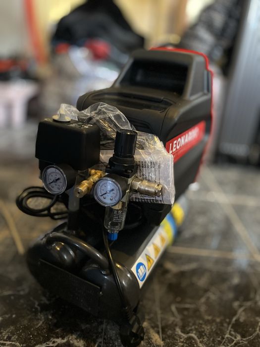 Vand este NOU nefolosit Compresor Auto