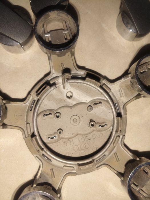 Capace pentru genti de aluminiu