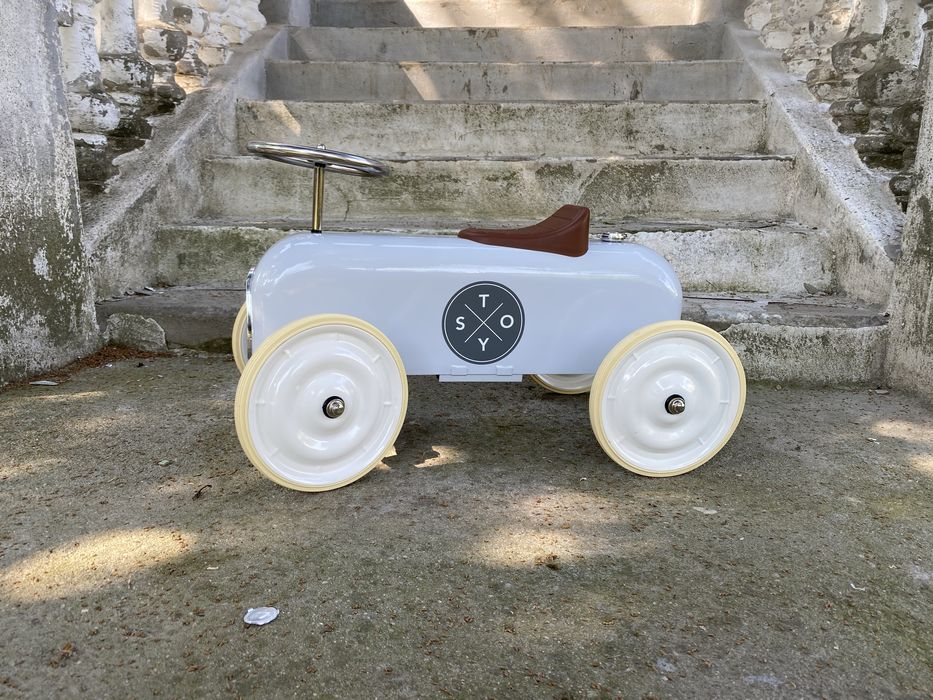 Masinuta de copii din metal retro