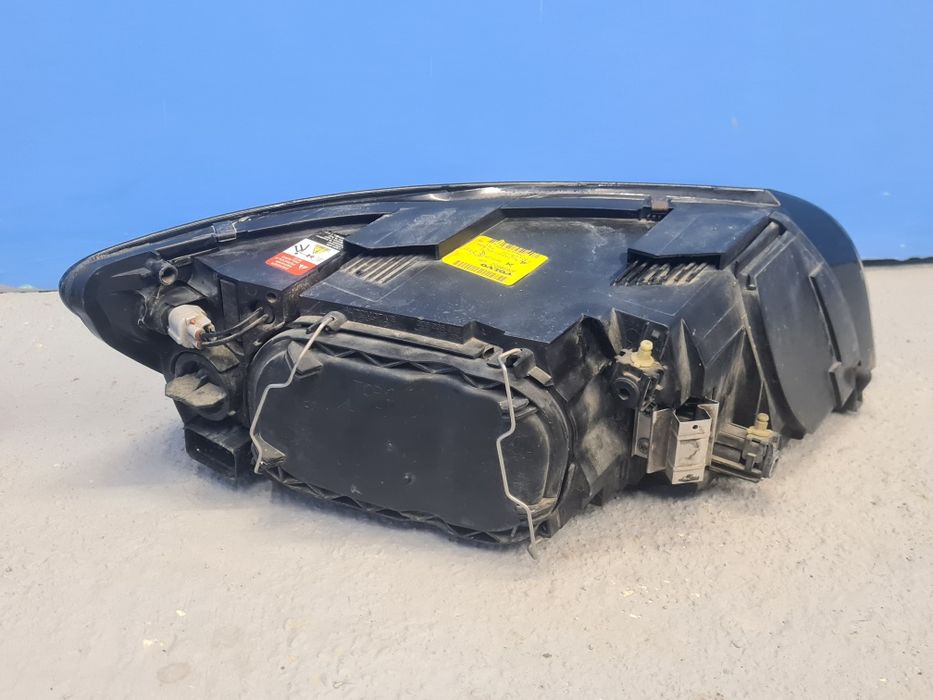 Far Stanga/ Dreapta Xenon Volvo V50